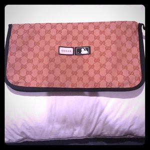 GUCCI Men's NY Yankees™ Leather Slipper bag